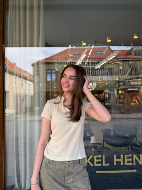 SARA T-SHIRT BUTTER YELLOW
