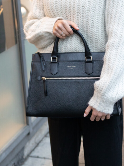 ZELEA BLACK