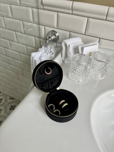 Velvet Jewellery Box Round Black