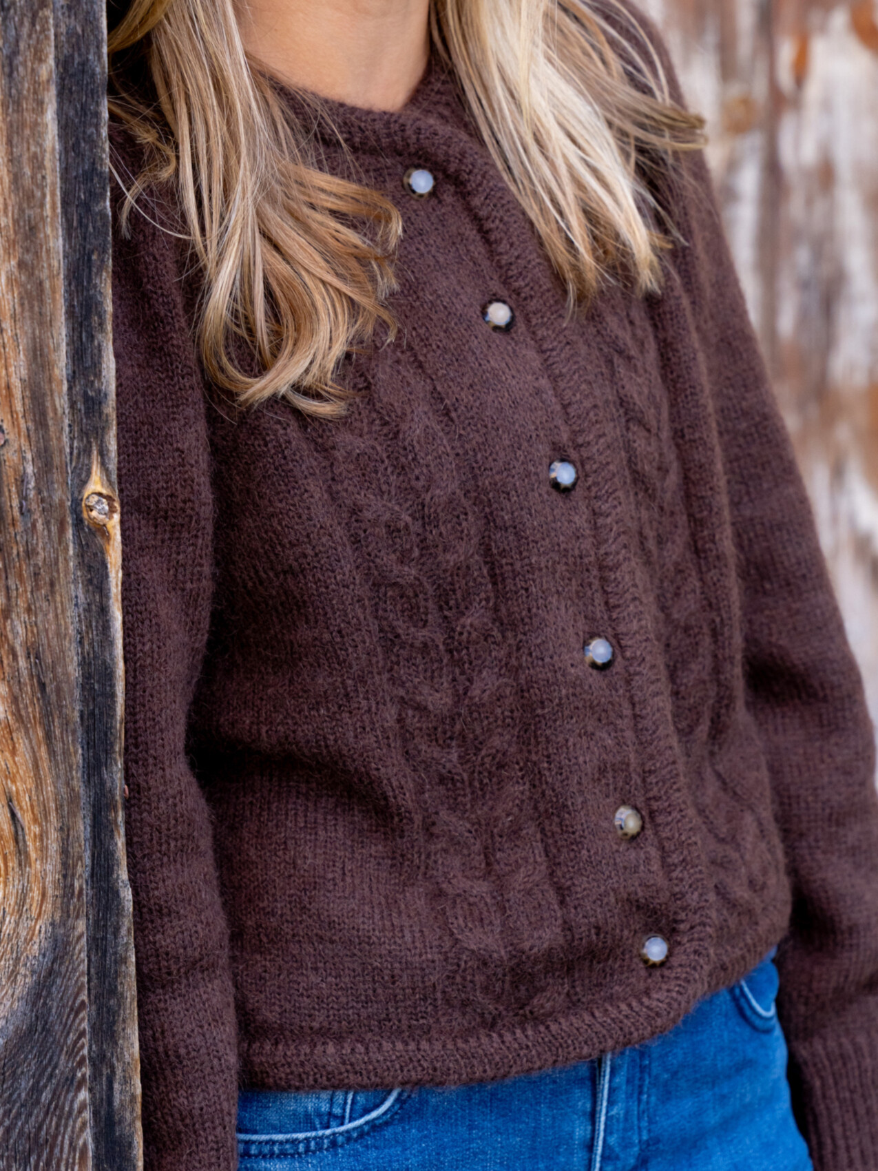DEAR DHARMA EDGE CARDIGAN DARK BROWN