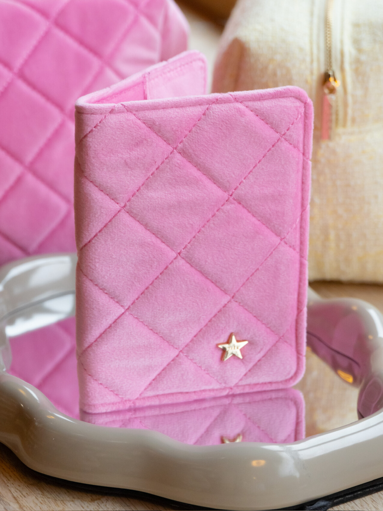 VELVET QUILTED PASSPORT COVER BUBBLEGUM PINK