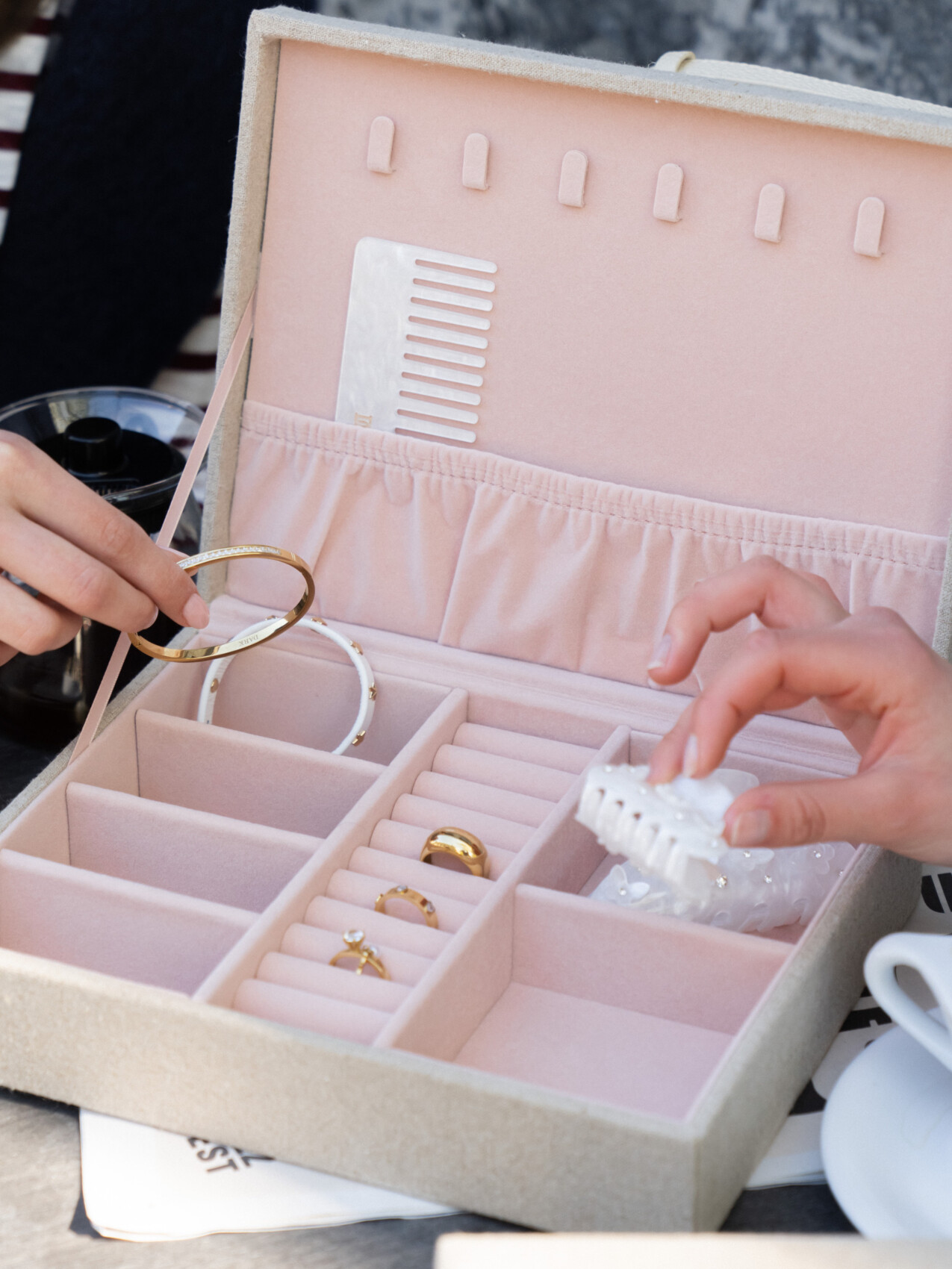 DAY LINEN JEWELRY CASE LARGE RAW LINEN