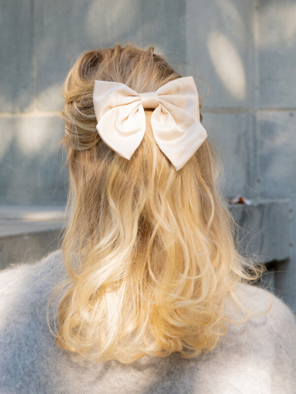 SATIN BOW HAIR CLIP CHAMPAGNE