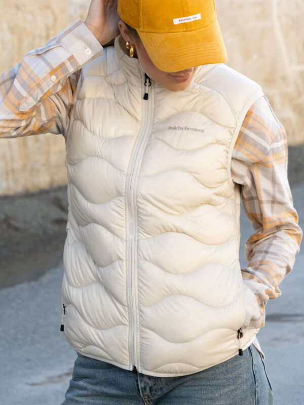 W HELIUM DOWN VEST SAND FOG