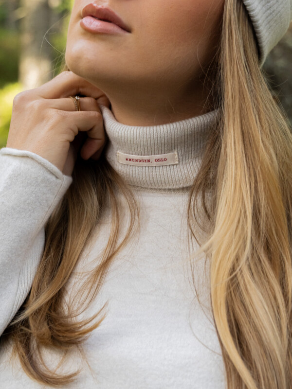 BOILED TURTLE NECK OATMEAL