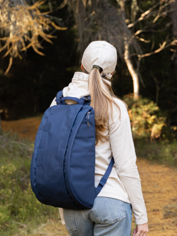 HUGGER BASE BACKPACK 15L blue hour