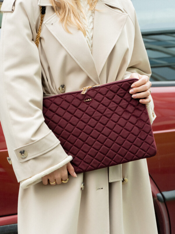 VELVET QUILTED MAC COVER MAROON