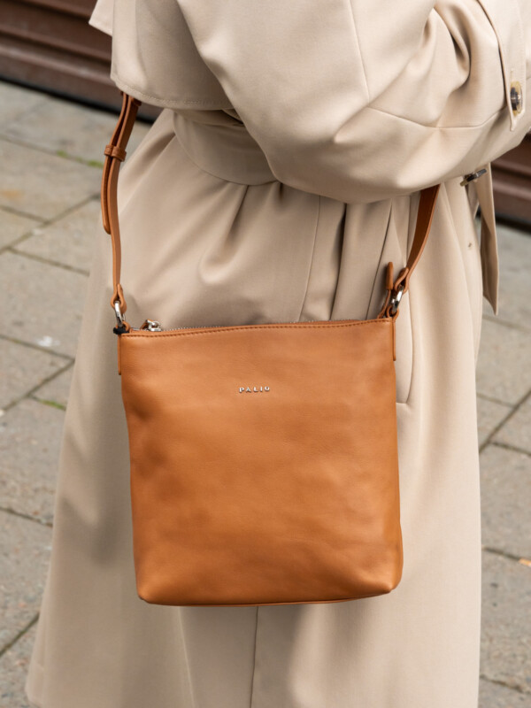 HENNIE CROSSBODY COGNAC