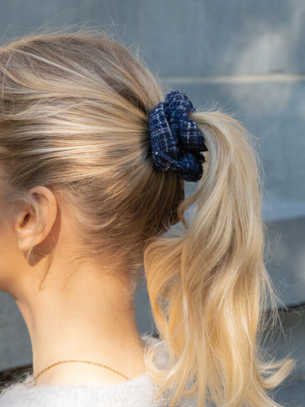 TWEED SCRUNCHIE NAVY BLUE