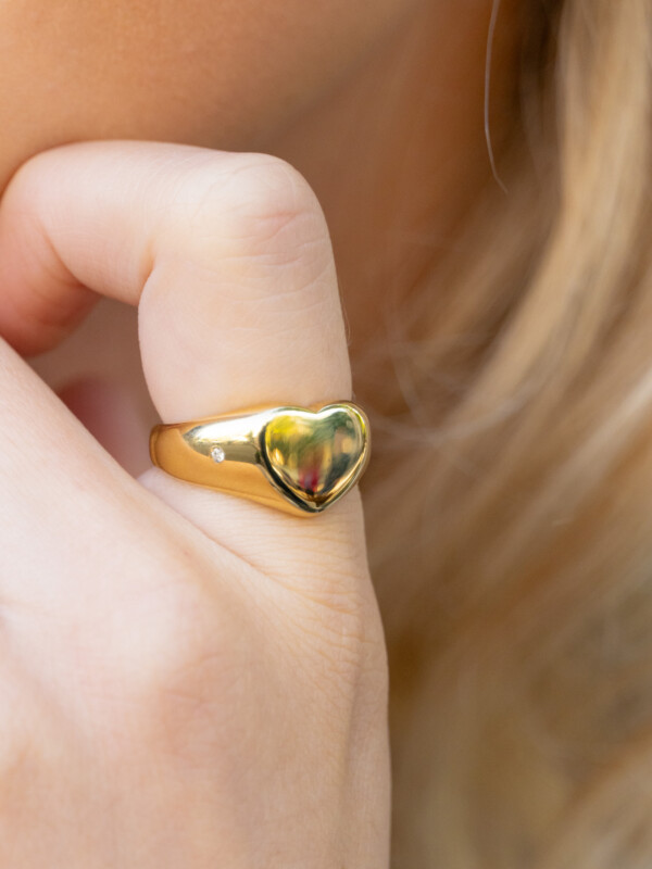 HEART SIGNET RING GOLD