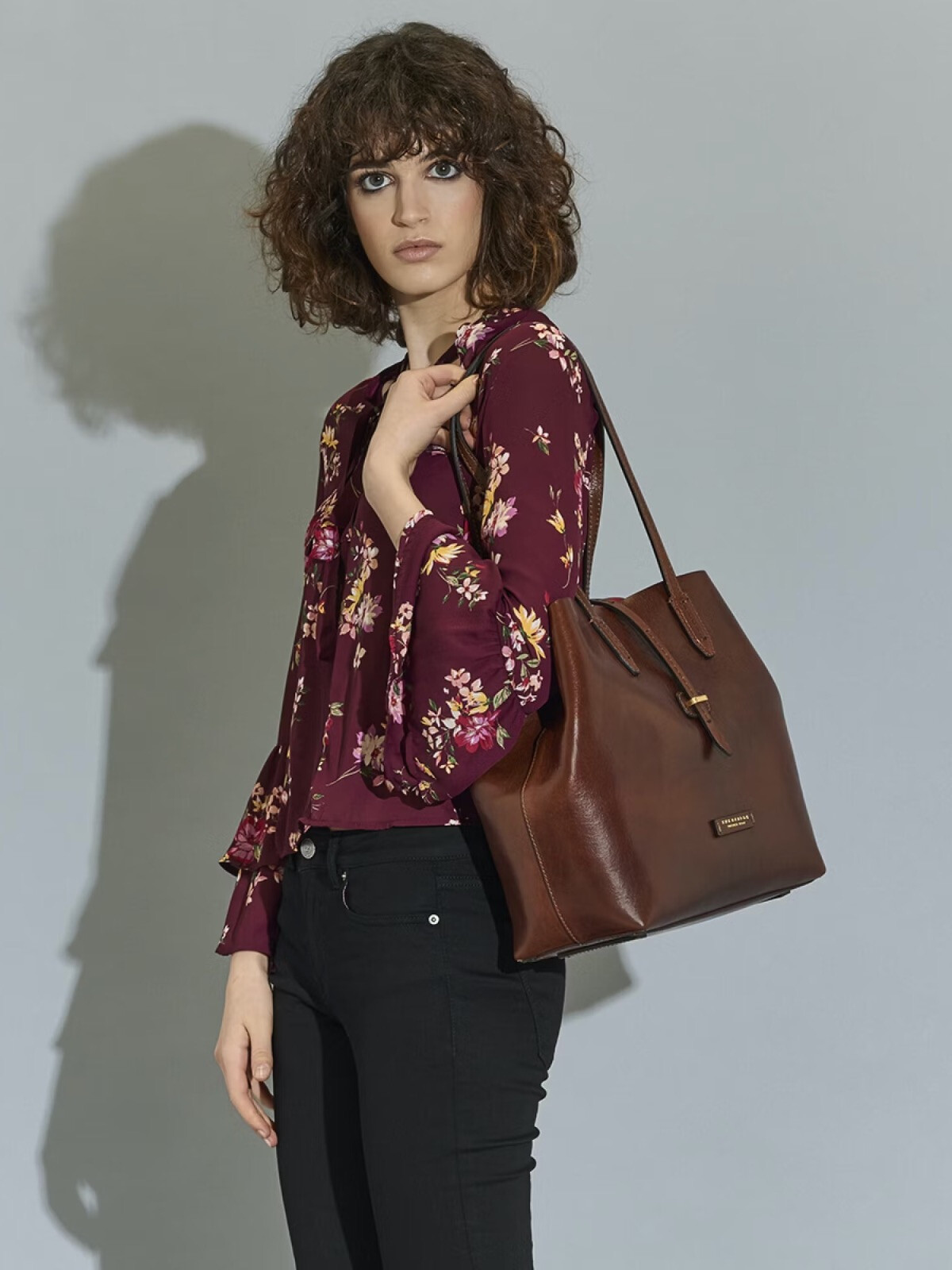 THE BRIDGE SHOPPER COGNAC