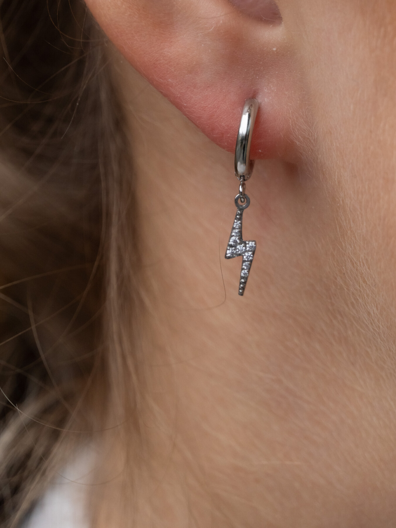 LIGHTNING HOOP W/CRYSTALS SILVER