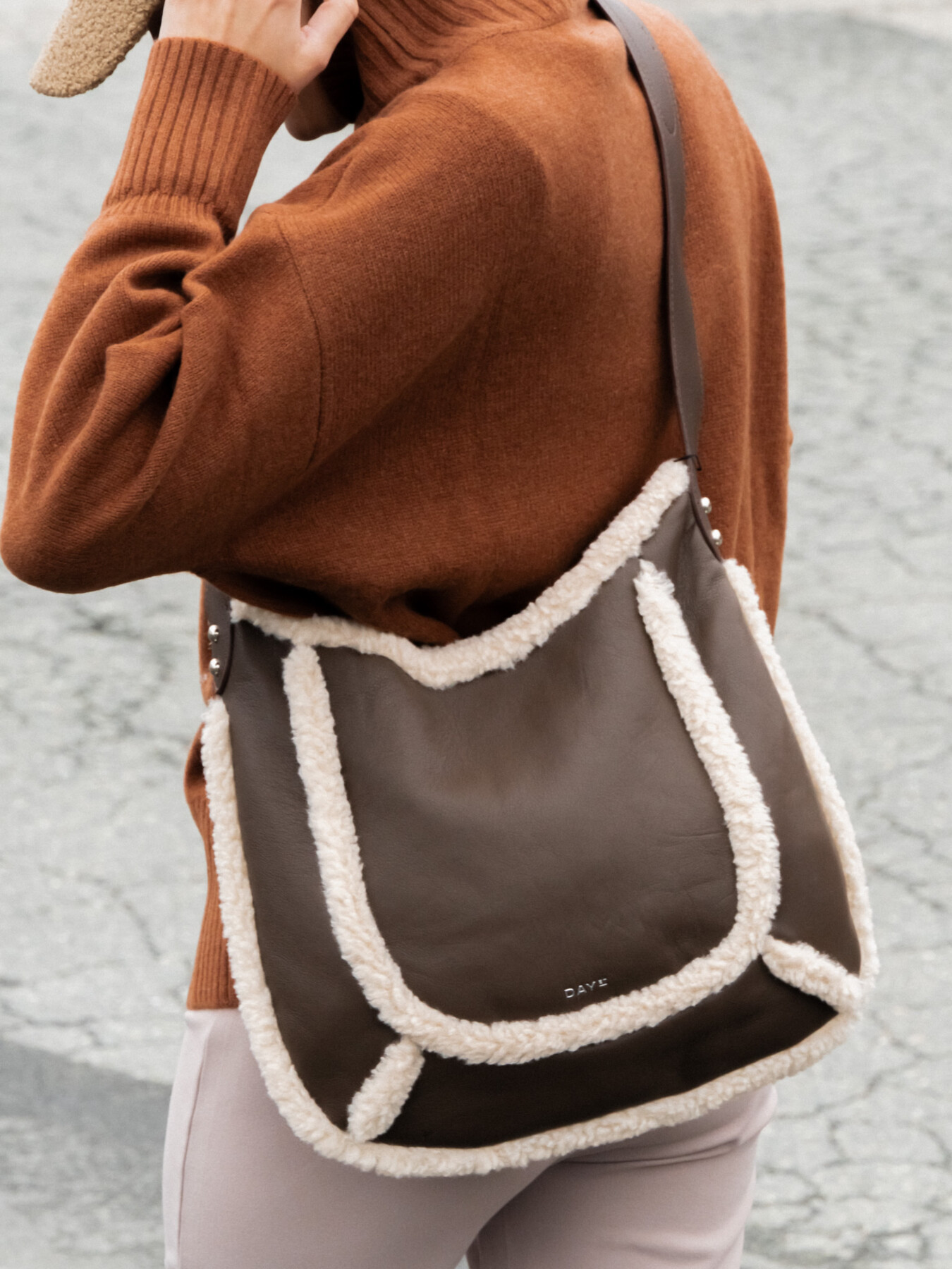 DAY FAUX SHEARLING SHOULDER MAJOR BROWN