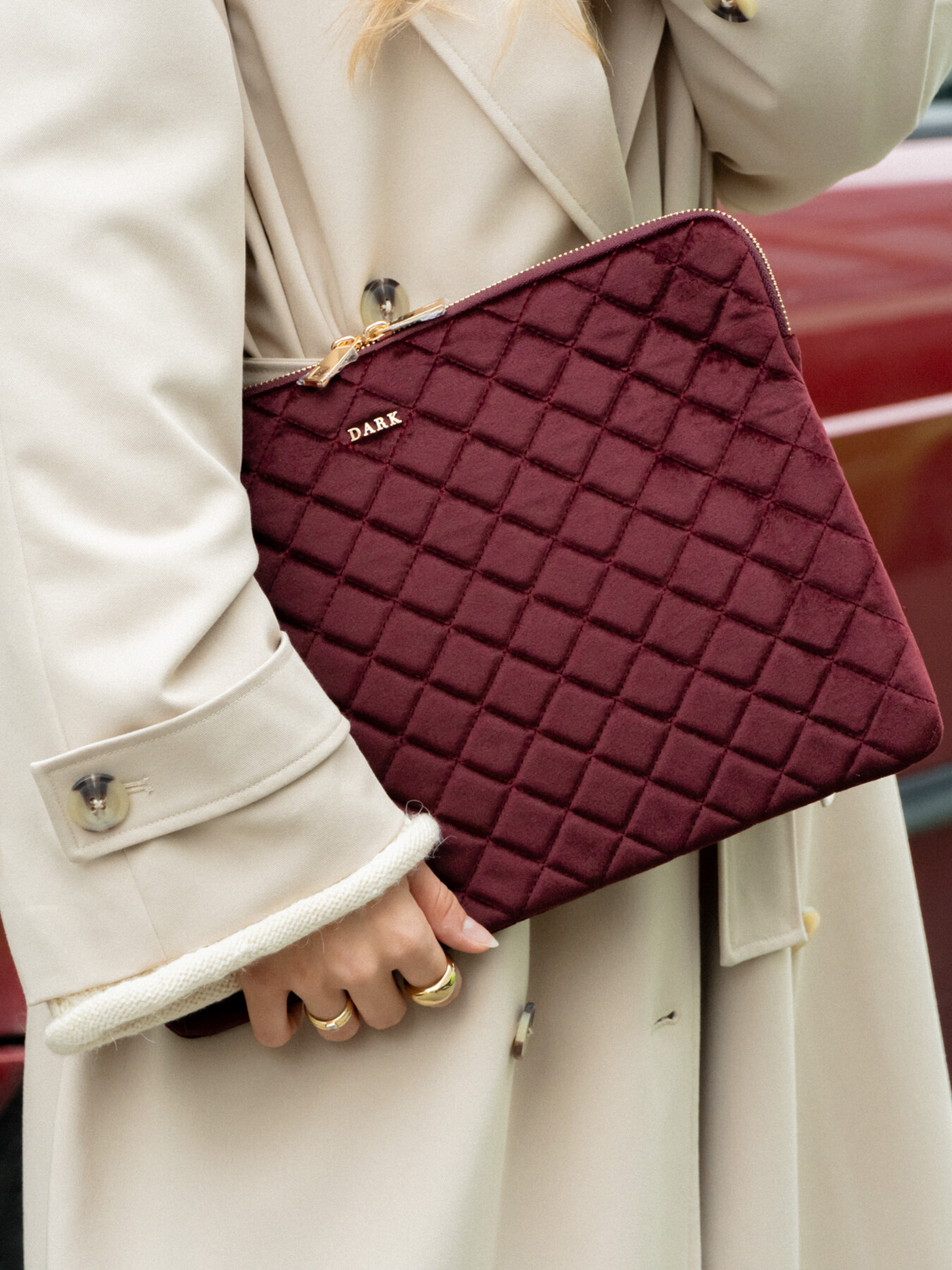 VELVET QUILTED MAC COVER MAROON