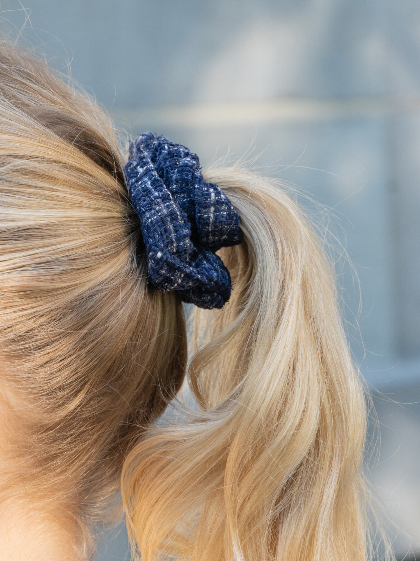 TWEED SCRUNCHIE NAVY BLUE