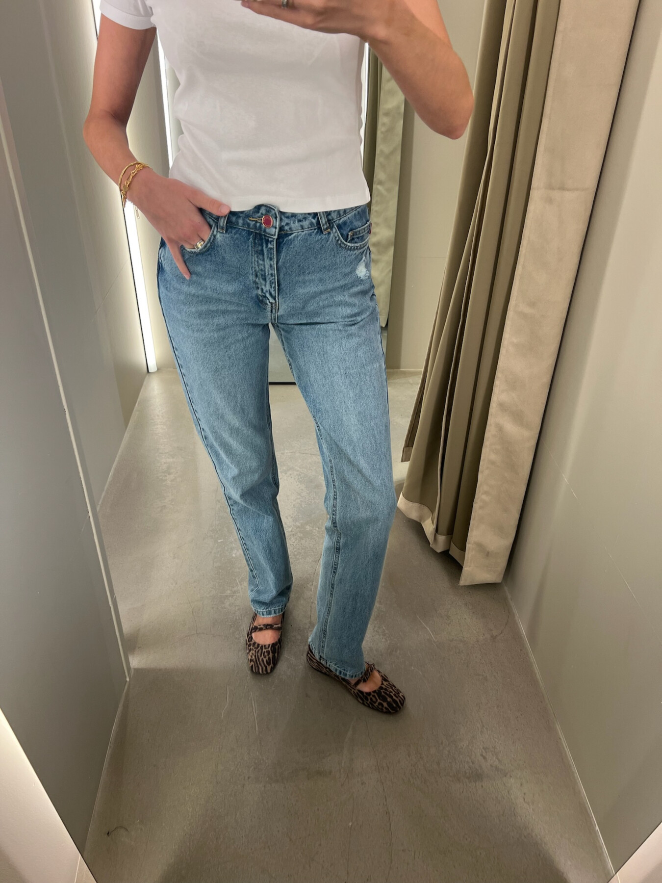 LOLA STRAIGHT JEANS MEDIUM AGED